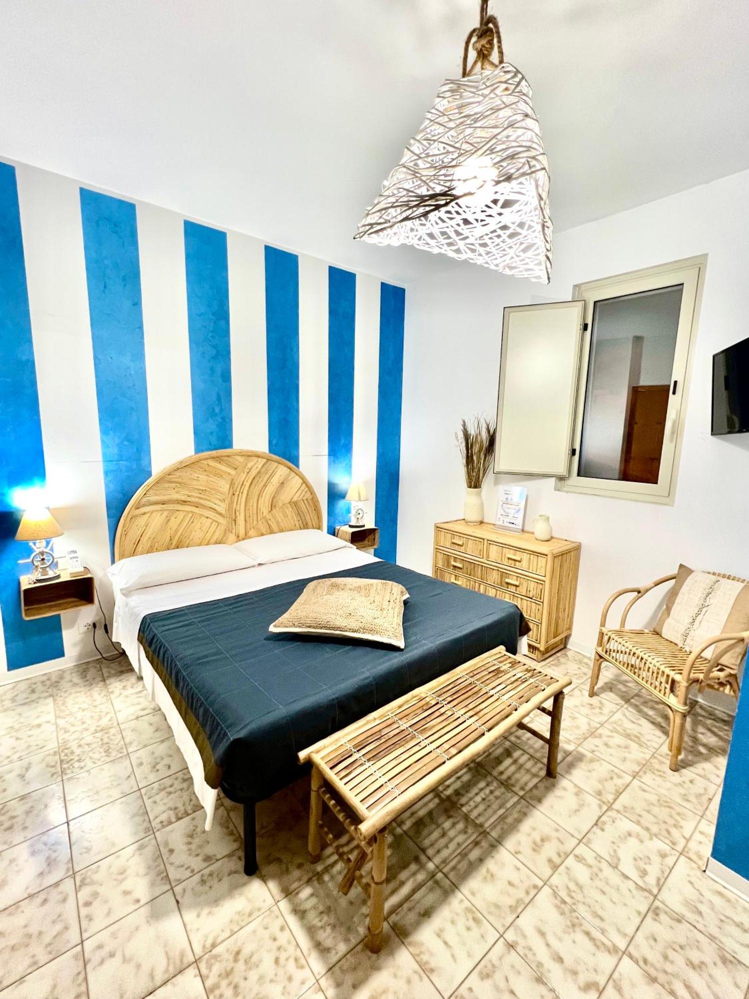 Terrazze Sul Mare Bed and Breakfast Pozzallo Eksteriør billede