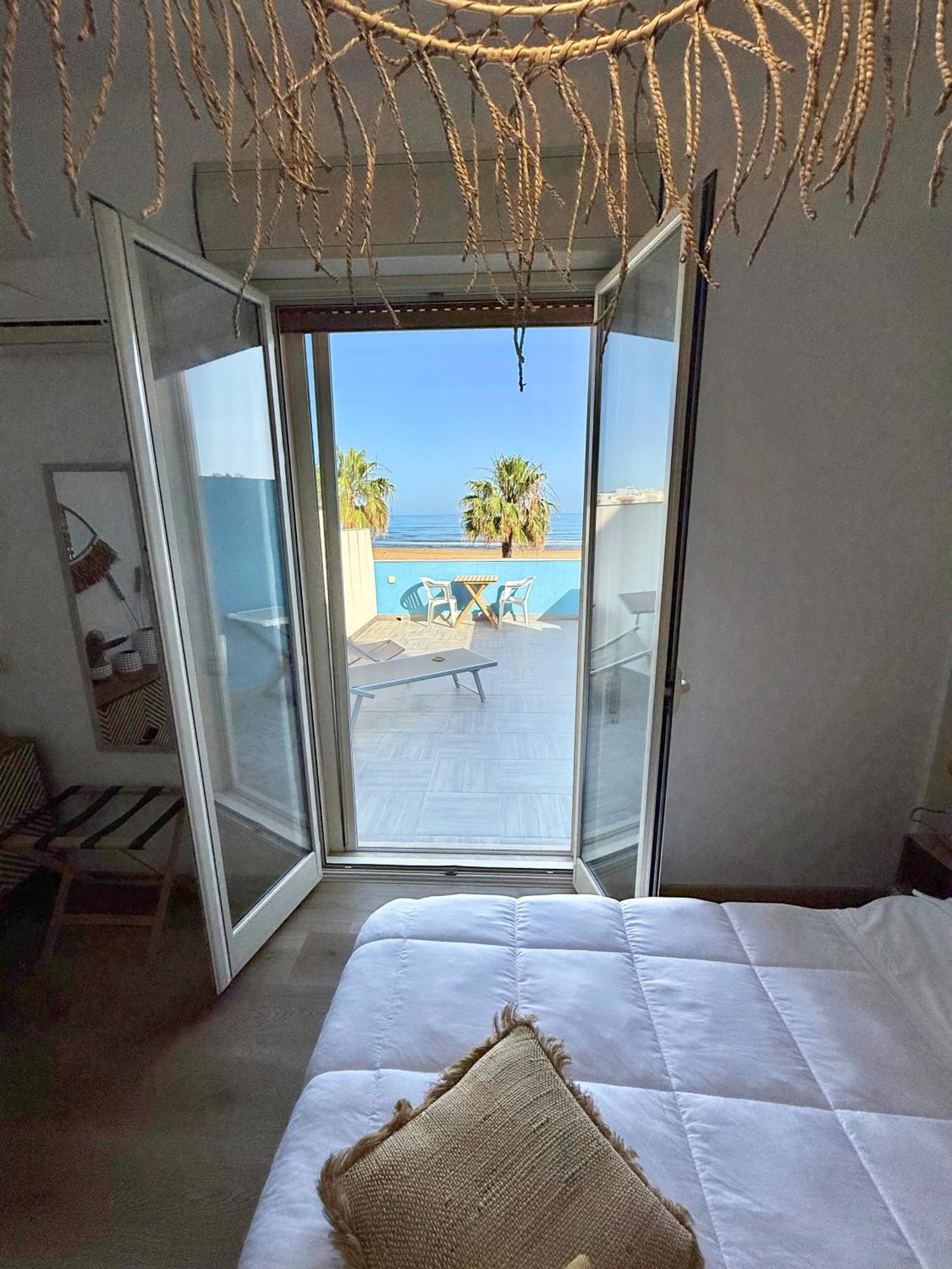 Terrazze Sul Mare Bed and Breakfast Pozzallo Eksteriør billede